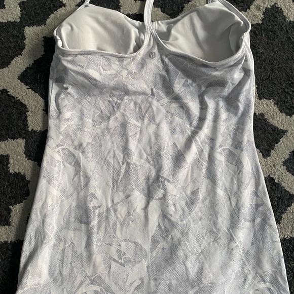 Lululemon Power Pose Tank - Picture 4 of 5